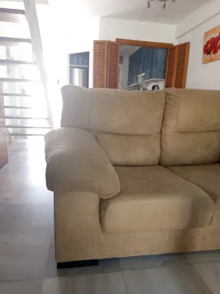 Sofá 2 plazas beig microfibra