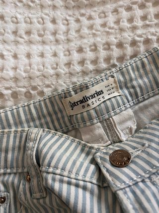 Shorts Stradivarius rayas marineras