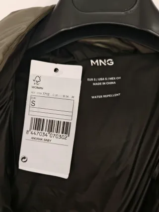 Abrigo verde capucha Mango