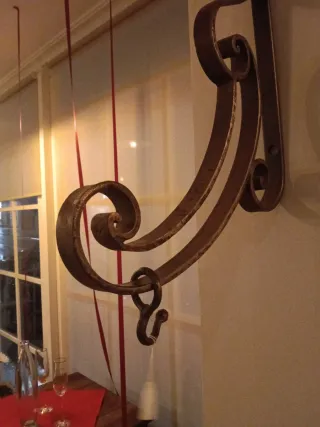 Colgador de forja artesanal