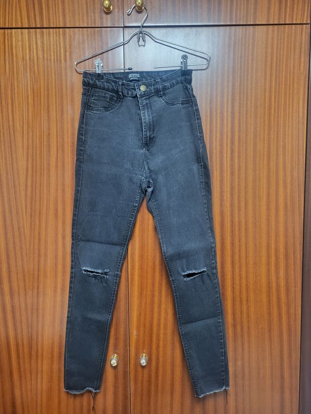 Pantalón vaquero Zara negro roto T-38