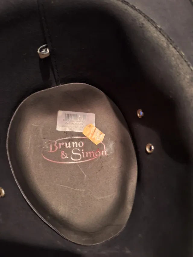 Gorro vaquero de piel negro