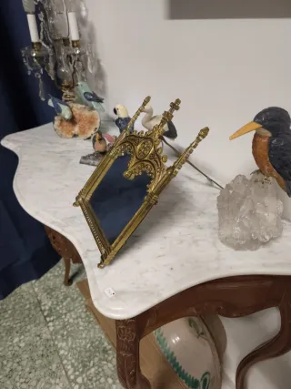 Specchio antico in stile gotico