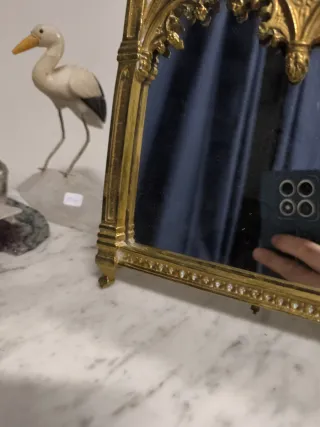 Specchio antico in stile gotico