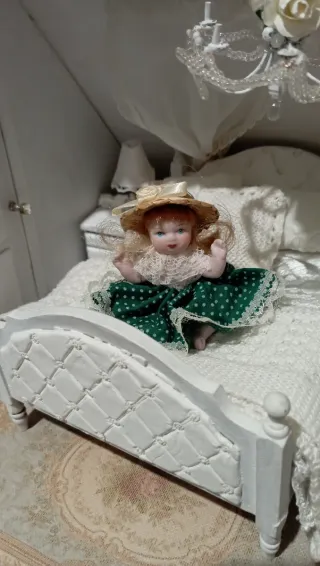 Bambola porcellana casa bambole