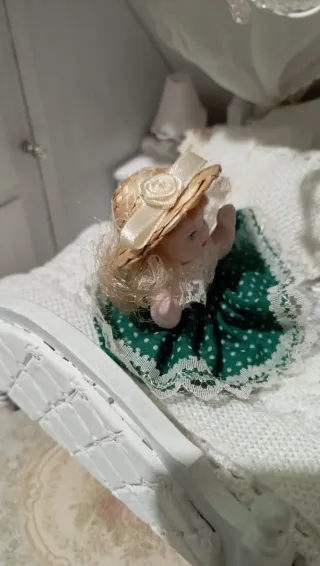 Bambola porcellana casa bambole