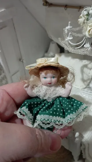 Bambola porcellana casa bambole