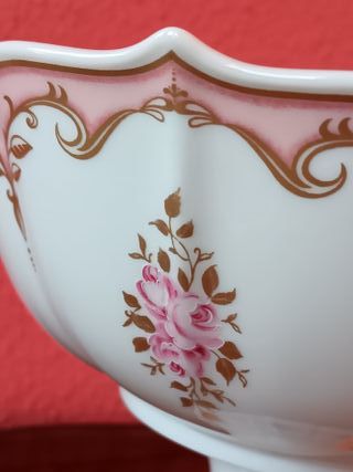 Frutero pedestal porcelana flores rosas