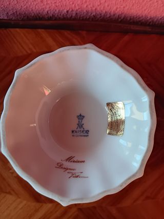 Frutero pedestal porcelana flores rosas