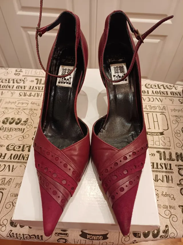 Zapatos de salón rojos para mujer  marca Zabol