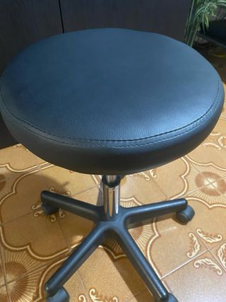 Taburete giratorio con ruedas
