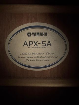 Guitarra Yamaha APX-5A Electroacústica