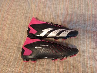 Botas Fútbol Adidas Niño Negras y Rosas