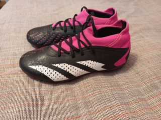 Botas Fútbol Adidas Niño Negras y Rosas