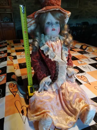 Muñeca antigua de porcelana