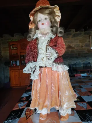 Muñeca antigua de porcelana