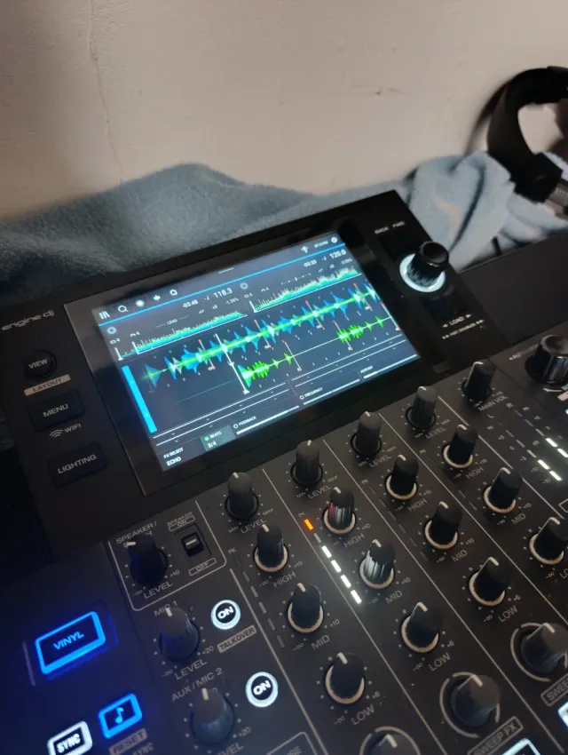Denon SC Live 4 DJ