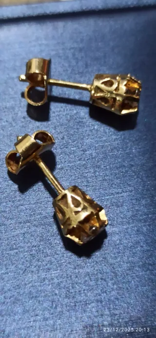 Conjunto de Anillo y pendientes de oro