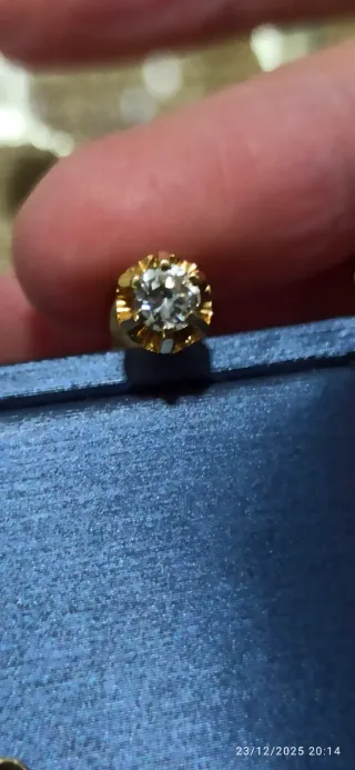 Conjunto de Anillo y pendientes de oro