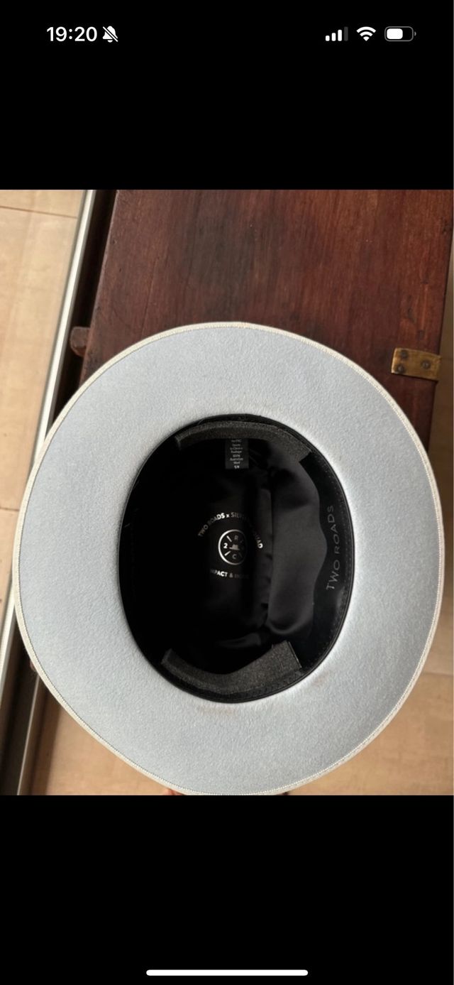 Sombrero vaquero azul y rosa