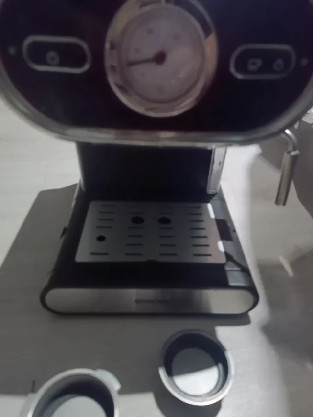 Cafetera Express Negra y Plateada