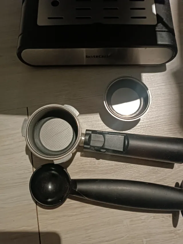 Cafetera Express Negra y Plateada