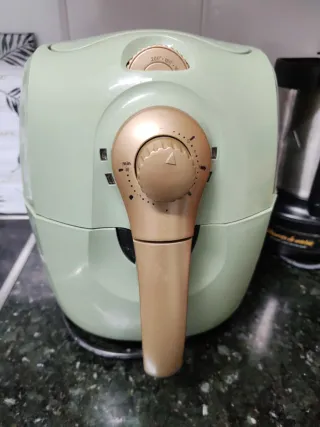 Friggitrice ad aria color verde menta