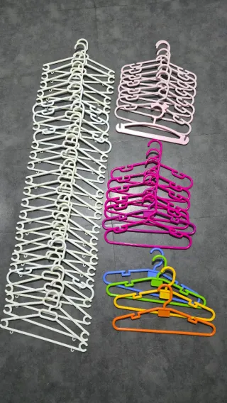 Lote 45 Perchas Infantiles Plástico