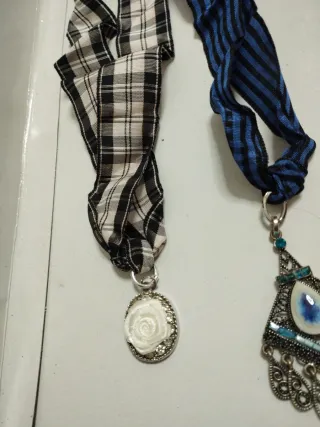 Set 3 collane con ciondoli