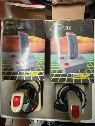 2 Joysticks Cheetah Striker