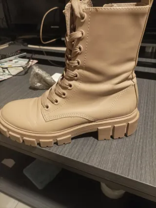 Botas militares beige mujer