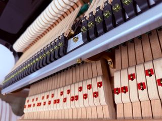 Piano de cola Kawai RX3