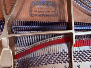 Piano de cola Kawai RX3