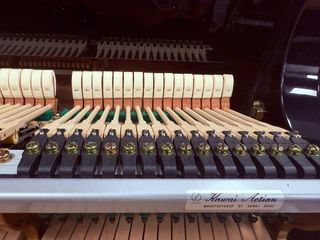 Piano de cola Kawai RX3