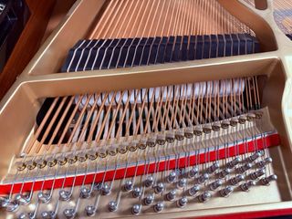 Piano de cola Kawai RX3