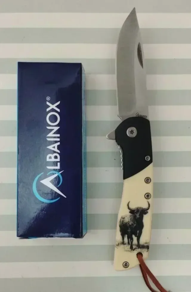 REBAJADA: CAZA TORO EN MADERA Y ABS