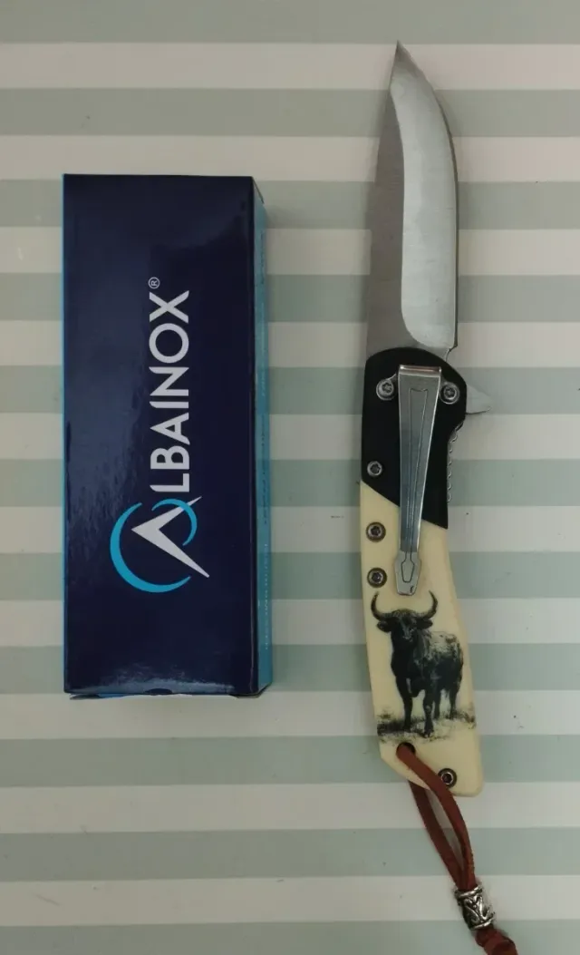 REBAJADA: CAZA TORO EN MADERA Y ABS