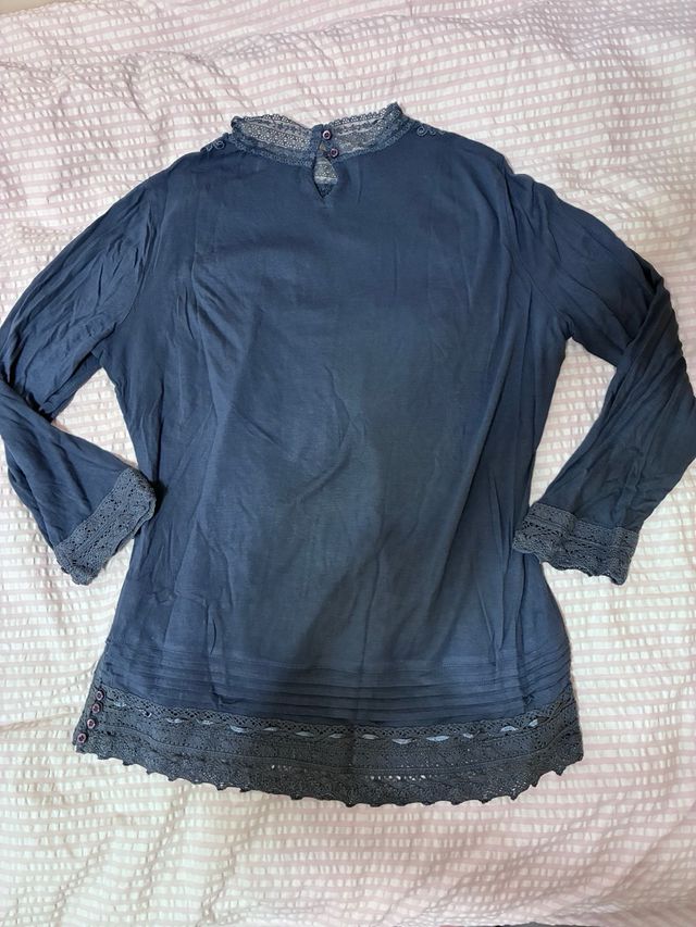 Camiseta Cortefiel azul bordada media manga