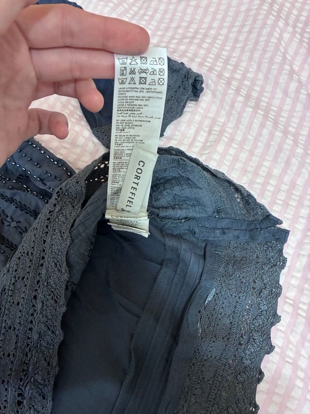 Camiseta Cortefiel azul bordada media manga