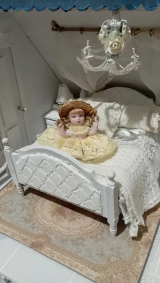 Bambola porcellana casa bambole