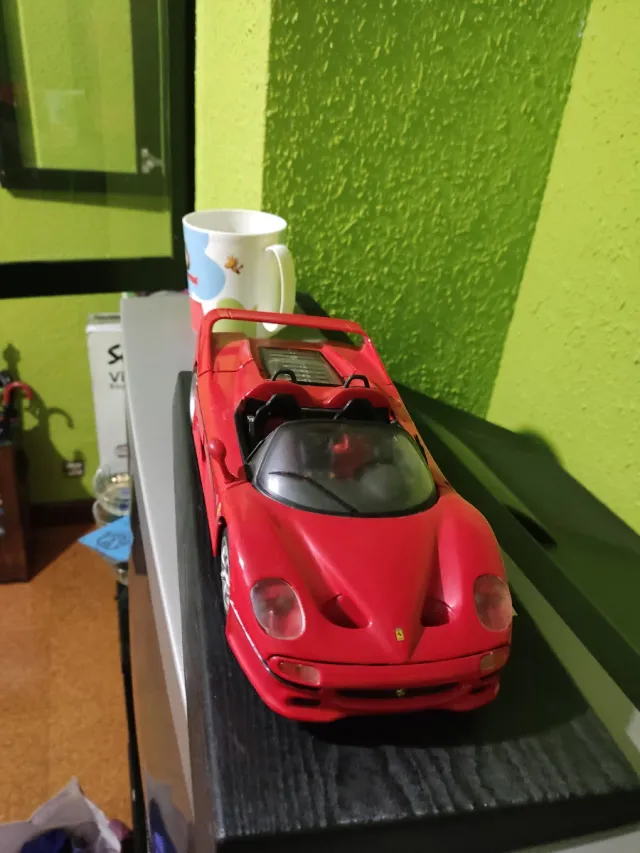 Coche a escala Ferrari F50 (1995) escala 1/18