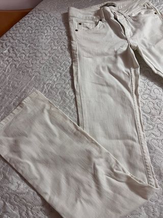 Pantalones vaqueros blancos Zara