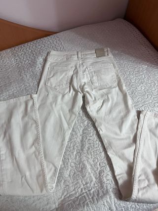 Pantalones vaqueros blancos Zara