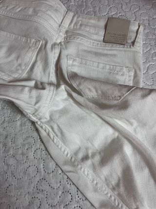 Pantalones vaqueros blancos Zara