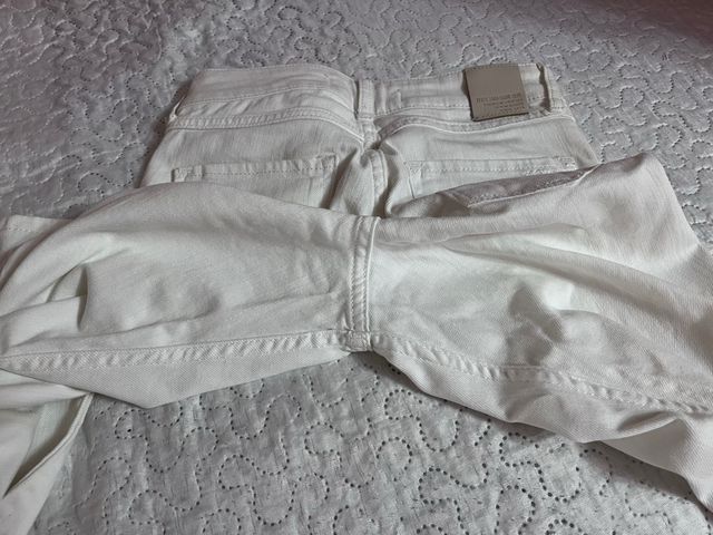 Pantalones vaqueros blancos Zara