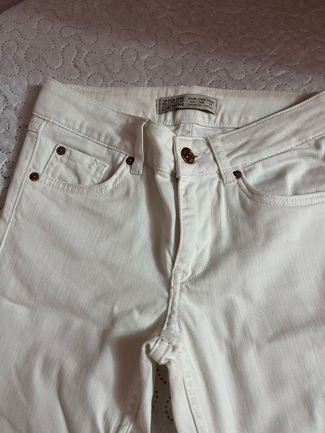 Pantalones vaqueros blancos Zara