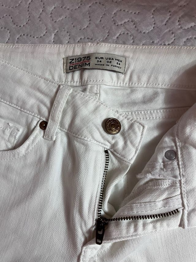 Pantalones vaqueros blancos Zara