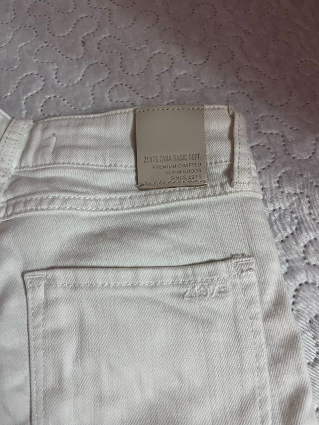 Pantalones vaqueros blancos Zara