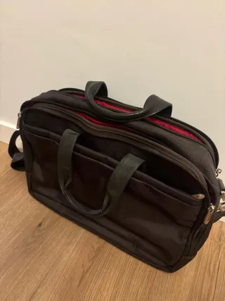 Maletín porta documentos negro y rojo