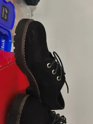 Botines negros con cordones